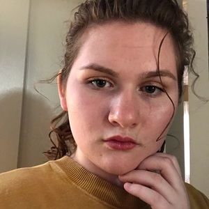 Meet your Posher, Abigail